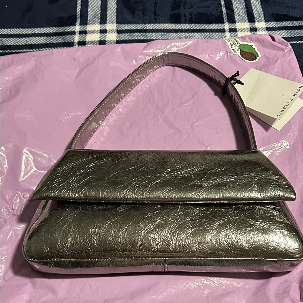 Liselle kissMetallic Silver Shoulder Bag nwt